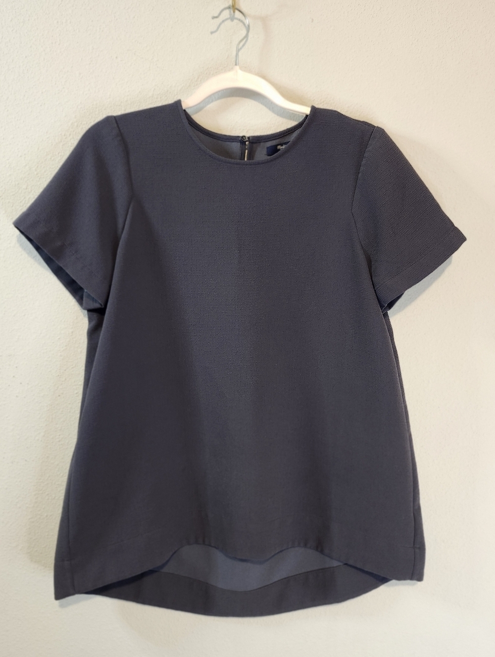 Madewell Flowy Swing Hem Dark Gray Blouse Size Medium Neutral Staple Piece